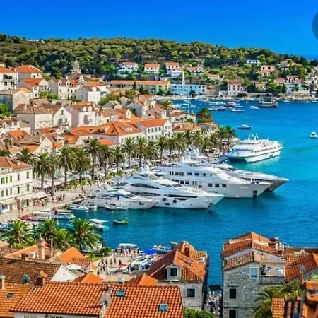 Sky View Of Hell Islands Apartman